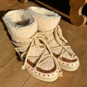 Brand new INUIKIl Curly Rock Sand sneakers. Super cute!